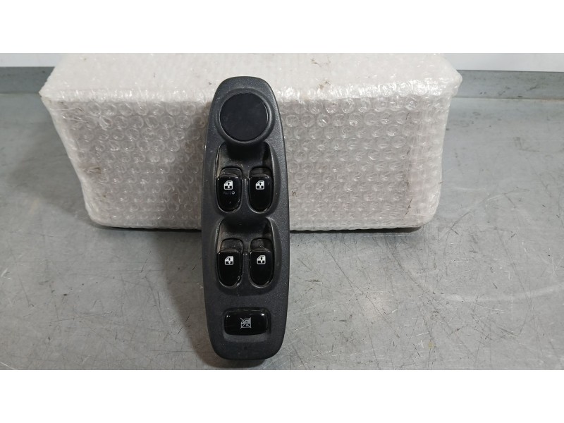 Recambio de mando elevalunas delantero izquierdo para hyundai accent ii (lc) 1.3 referencia OEM IAM 9357025120YN  620W10270