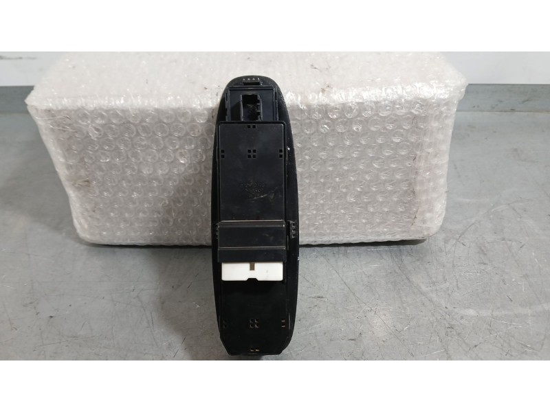 Recambio de mando elevalunas delantero izquierdo para hyundai accent ii (lc) 1.3 referencia OEM IAM 9357025120YN  620W10270
