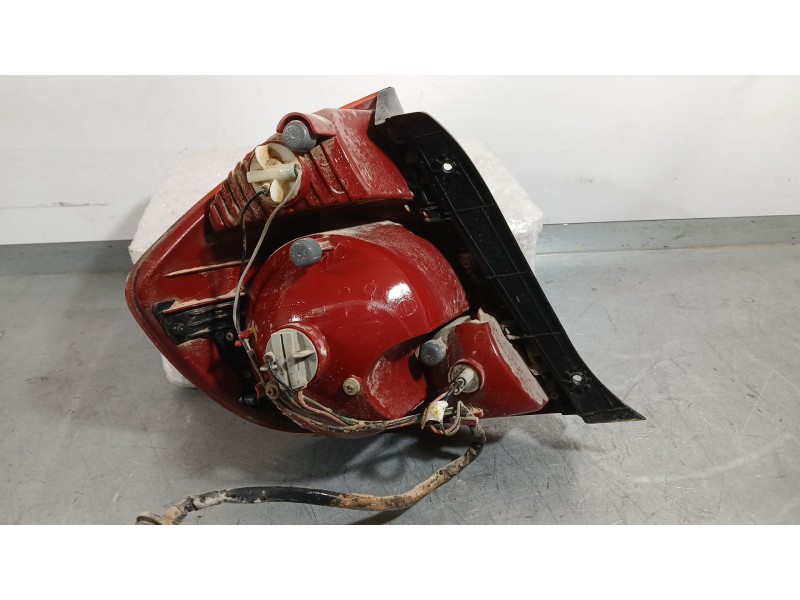 Recambio de piloto trasero derecho para hyundai accent ii (lc) 1.3 referencia OEM IAM 9240225210  