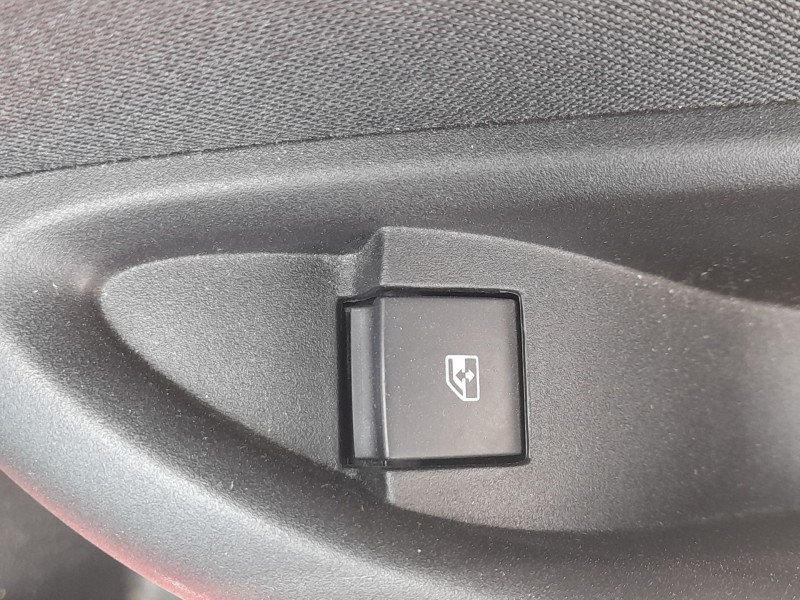 Recambio de mando elevalunas trasero derecho para opel astra k (b16) 1.2 turbo (68) referencia OEM IAM 13408452  