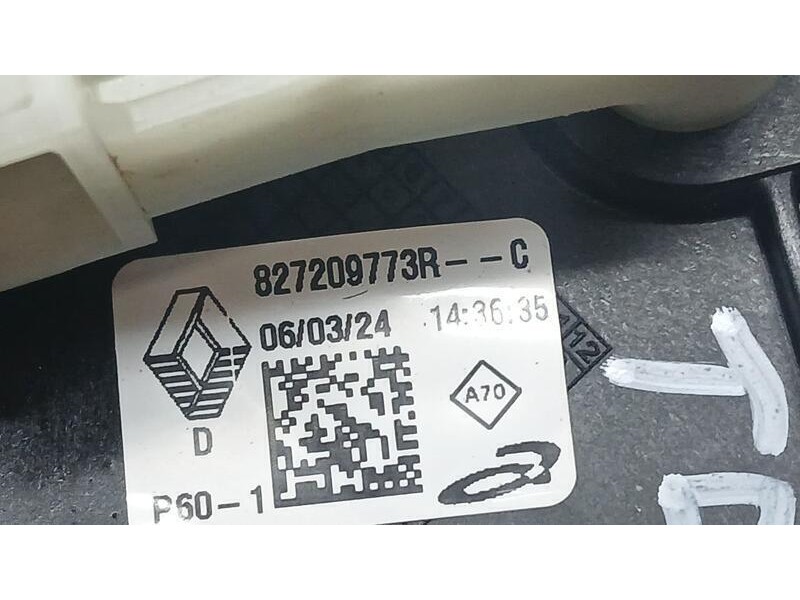 Recambio de elevalunas trasero derecho para renault clio v techno referencia OEM IAM 827209773R ELECTRICO 6 PINS 