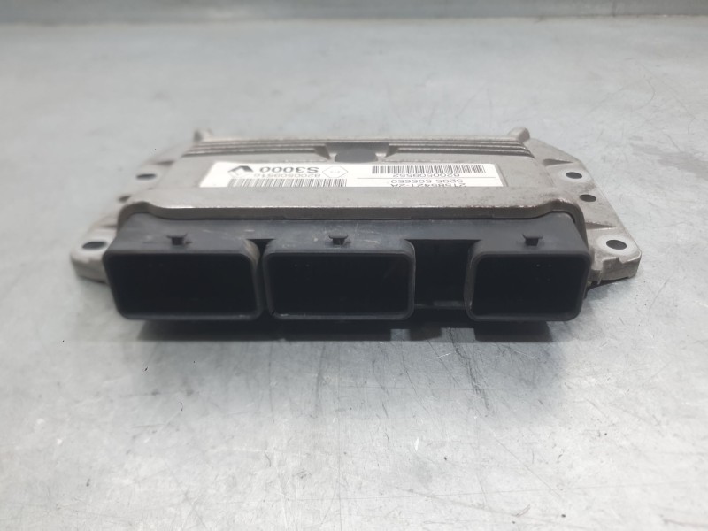 Recambio de centralita motor uce para renault megane ii (bm0/1_, cm0/1_) 1.4 16v (bm0b, cm0b) referencia OEM IAM 8200509552  