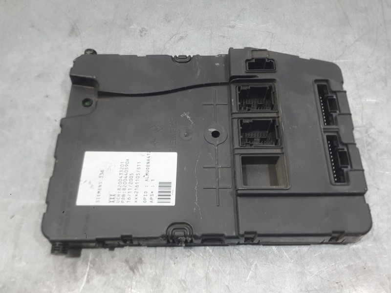 Recambio de caja reles / fusibles para renault megane ii (bm0/1_, cm0/1_) 1.4 16v (bm0b, cm0b) referencia OEM IAM 8200433201  