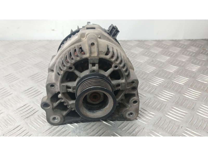 Recambio de alternador para volkswagen polo iii (6n1) 50 1.0 referencia OEM IAM 037903023Q VALEO 25418198
