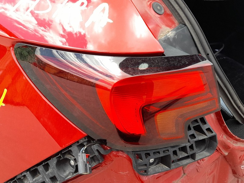 Recambio de piloto trasero izquierdo exterior para opel astra k (b16) 1.2 turbo (68) referencia OEM IAM 39099016  