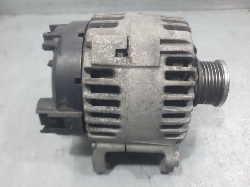 Recambio de alternador para seat exeo (3r2) 2.0 tdi referencia OEM IAM 06F903023P TG14C023 VALEO