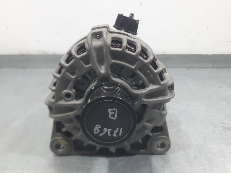Recambio de alternador para dacia sandero iii 1.0 tce 90 referencia OEM IAM 231002175R  VERE8411