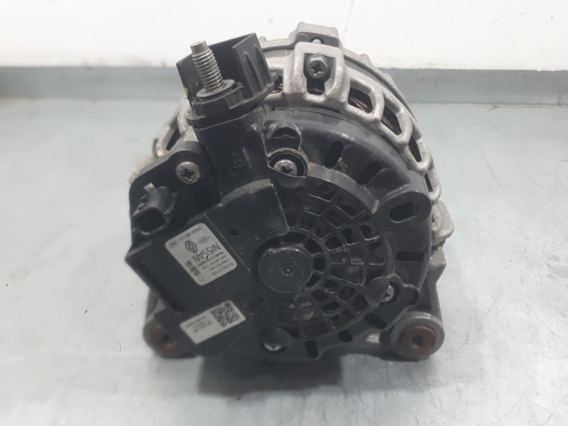 Recambio de alternador para dacia sandero iii 1.0 tce 90 referencia OEM IAM 231002175R  VERE8411