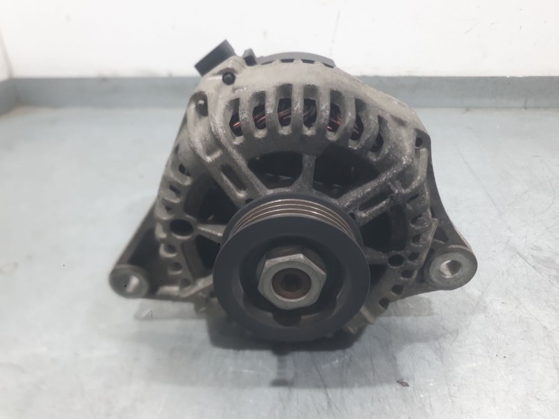 Recambio de alternador para nissan micra iii (k12) 1.2 16v referencia OEM IAM 23100AX600 2542694B VALEO