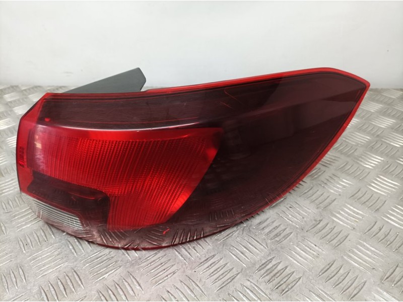 Recambio de piloto trasero derecho para opel astra k sports tourer selective start/stop referencia OEM IAM 39077375 368158932 EX