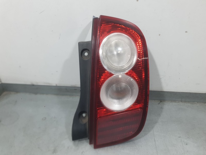 Recambio de piloto trasero derecho para nissan micra iii (k12) 1.2 16v referencia OEM IAM 26550AX720  