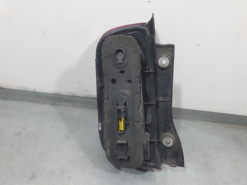 Recambio de piloto trasero derecho para nissan micra iii (k12) 1.2 16v referencia OEM IAM 26550AX720  