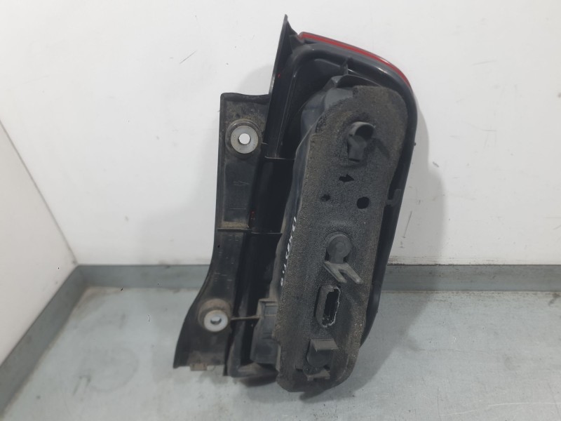Recambio de piloto trasero izquierdo para nissan micra iii (k12) 1.2 16v referencia OEM IAM 26555AX720  
