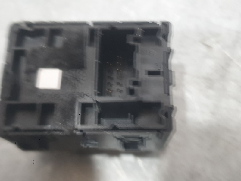 Recambio de mando retrovisor para dacia sandero iii 1.0 tce 90 referencia OEM IAM 55703737R  