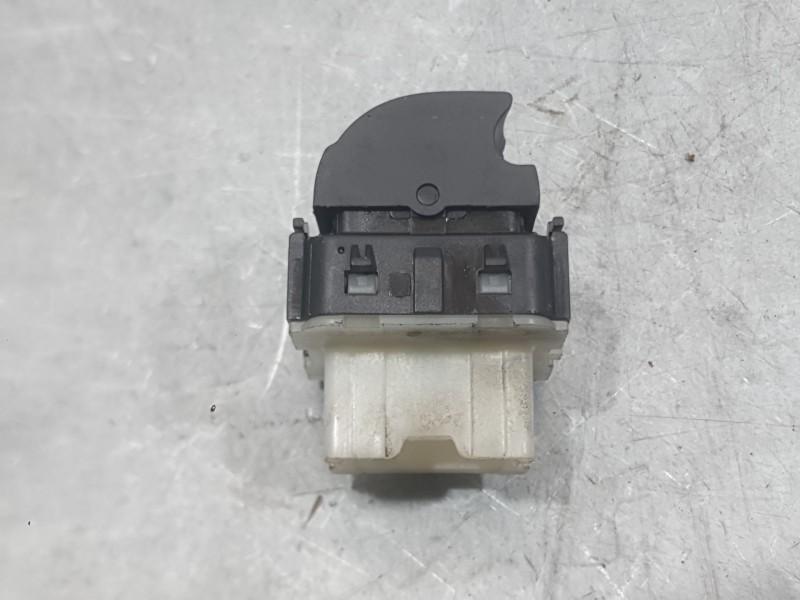 Recambio de mando elevalunas delantero izquierdo para dacia sandero iii 1.0 tce 90 referencia OEM IAM 254112588R DELANTERO 
