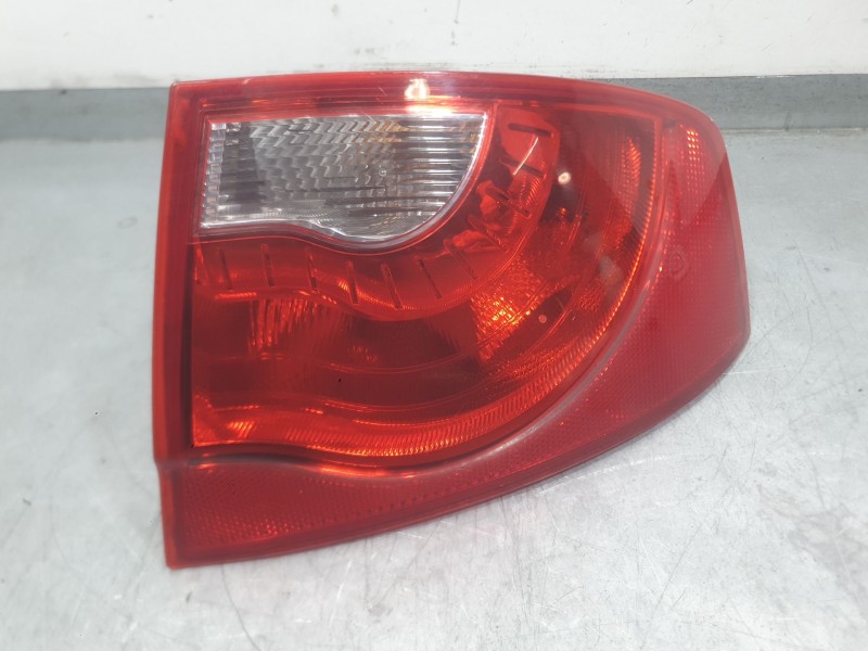Recambio de piloto trasero derecho exterior para seat exeo (3r2) 2.0 tdi referencia OEM IAM 3R5945096C 89320221 VALEO