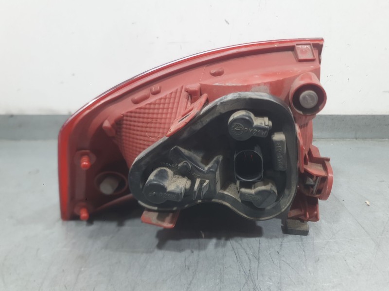 Recambio de piloto trasero derecho exterior para seat exeo (3r2) 2.0 tdi referencia OEM IAM 3R5945096C 89320221 VALEO