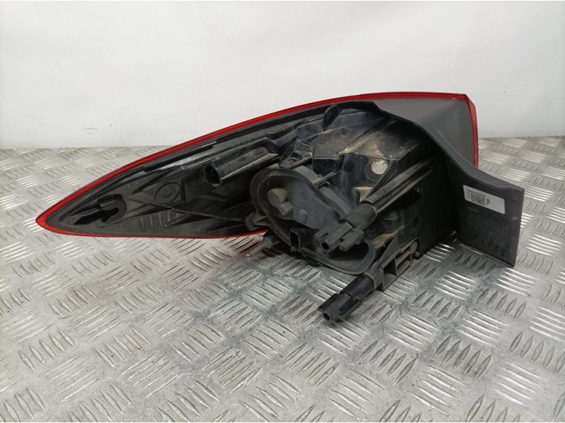 Recambio de piloto trasero derecho para opel astra k sports tourer selective start/stop referencia OEM IAM 39077375 368158932 EX