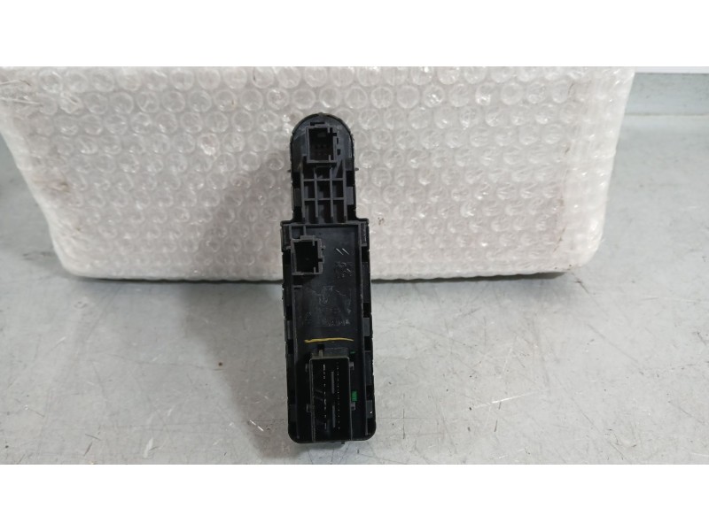 Recambio de mando elevalunas delantero izquierdo para opel corsa f (p2jo) 1.2 (68) referencia OEM IAM 96788281ZD C/MANDO RETROVI