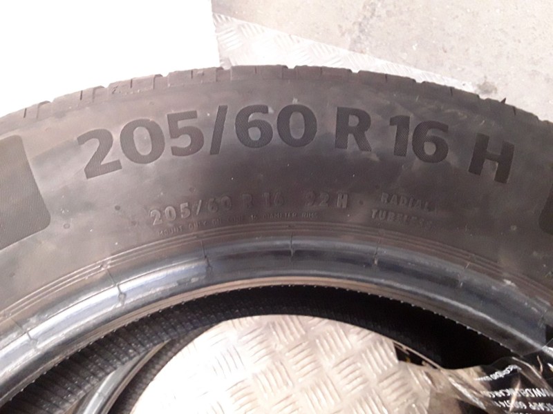 Recambio de neumatico pareja para neumaticos reutilizados - referencia OEM IAM 205601692H CONTINENTAL 205/60/16/92H