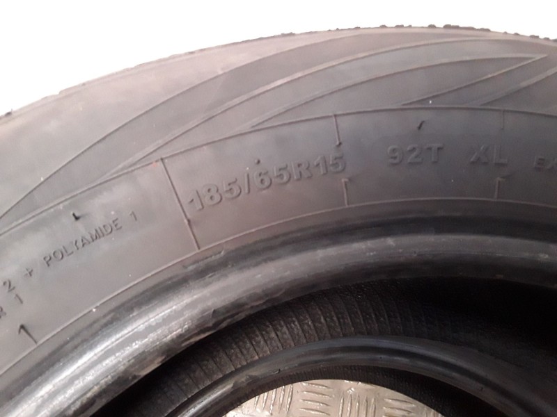Recambio de neumatico pareja para neumaticos reutilizados - referencia OEM IAM 185651592T GTRADIAL 185/65/15/92T