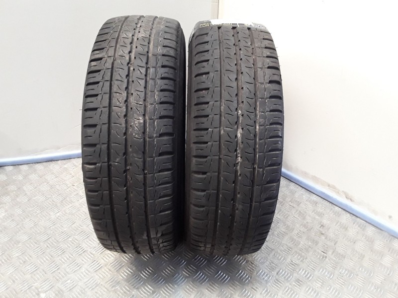 Recambio de neumatico pareja para neumaticos reutilizados - referencia OEM IAM 2056516C/107-105T KLEBER 205/65/16C/107-105T