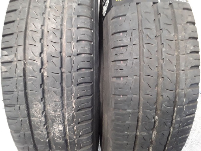 Recambio de neumatico pareja para neumaticos reutilizados - referencia OEM IAM 2056516C/107-105T KLEBER 205/65/16C/107-105T