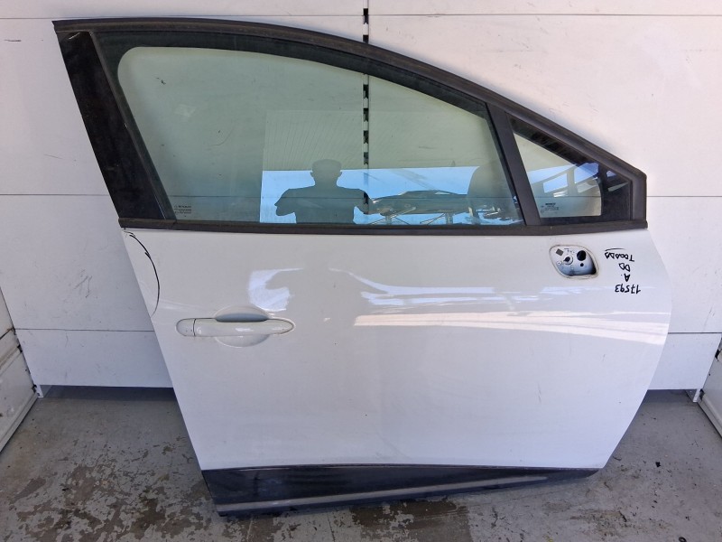 Recambio de puerta delantera derecha para renault clio iv (bh_) 0.9 tce 75 (bhnp) referencia OEM IAM 801008302R TOCADA 