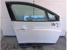 PUERTA DELANTERA DERECHA 801008302R TOCADA 