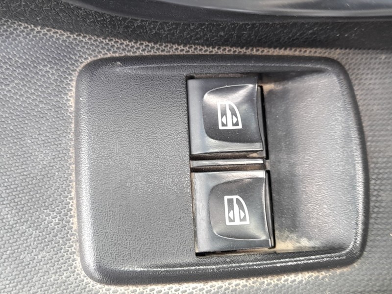 Recambio de mando elevalunas delantero izquierdo para dacia logan ii tce 90 lpg referencia OEM IAM 254214937R  