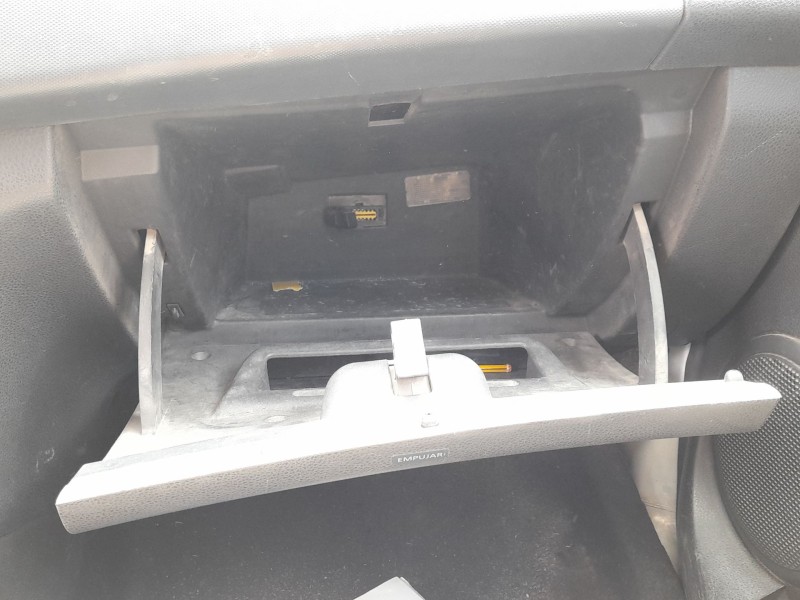 Recambio de guantera para dacia logan ii tce 90 lpg referencia OEM IAM 685116430R  