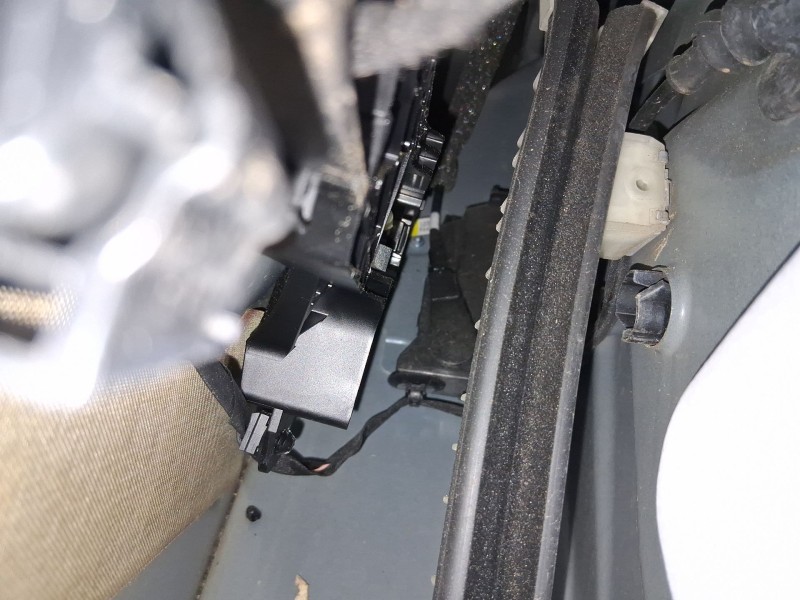 Recambio de cerradura puerta trasera derecha para renault megane iv hatchback (b9a/m/n_) 1.2 tce 130 (b9mr) referencia OEM IAM 8
