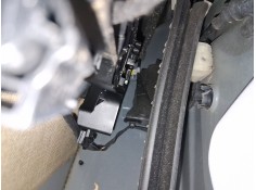 CERRADURA PUERTA TRASERA DERECHA 825020600R 