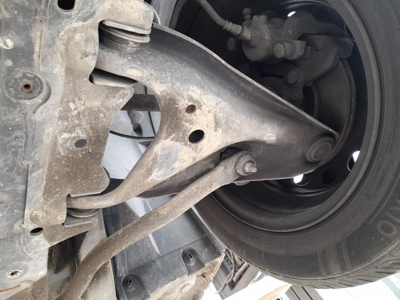 Recambio de brazo suspension inferior delantero izquierdo para dacia logan ii tce 90 lpg referencia OEM IAM 545019811R  