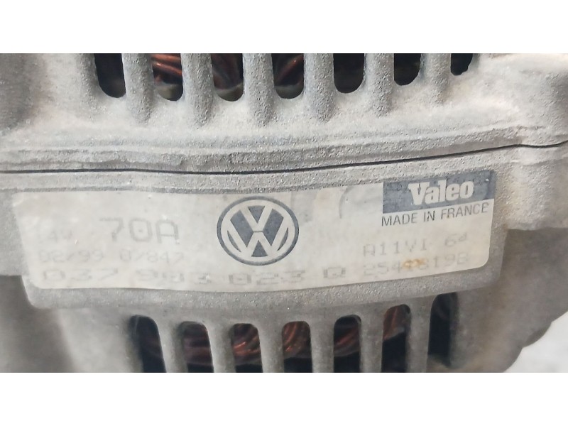 Recambio de alternador para volkswagen polo iii (6n1) 50 1.0 referencia OEM IAM 037903023Q VALEO 25418198