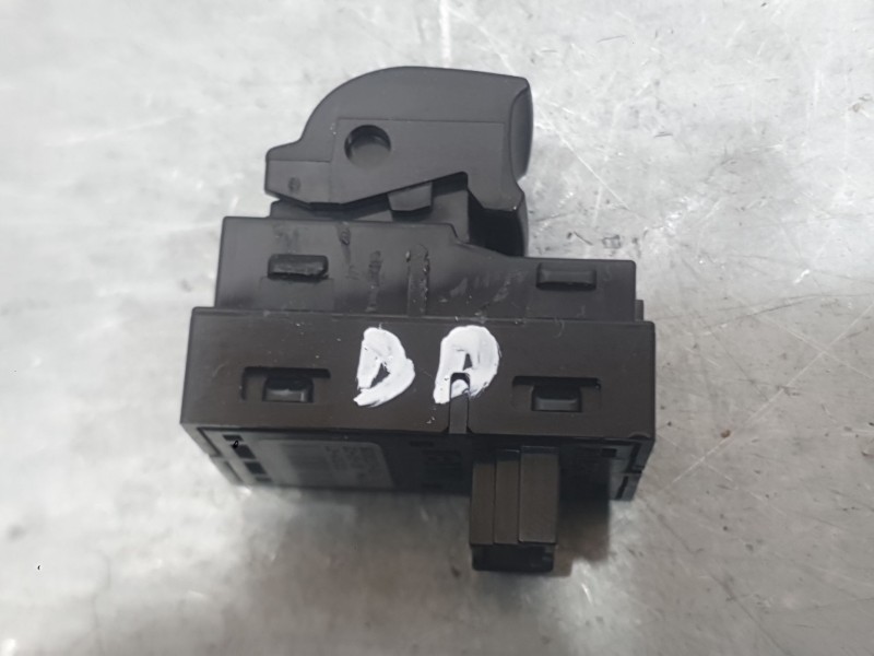 Recambio de mando elevalunas delantero derecho para bmw i3 (i01) electric referencia OEM IAM 9208107  