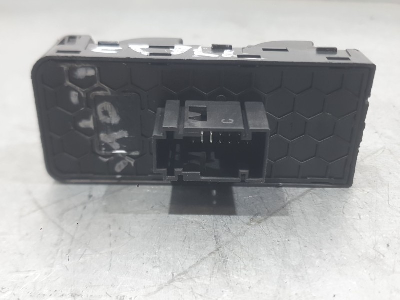 Recambio de mando elevalunas delantero izquierdo para citroën c3 iii (sx) 1.5 bluehdi 100 (sxyhyp, sxyhtu) referencia OEM IAM 98