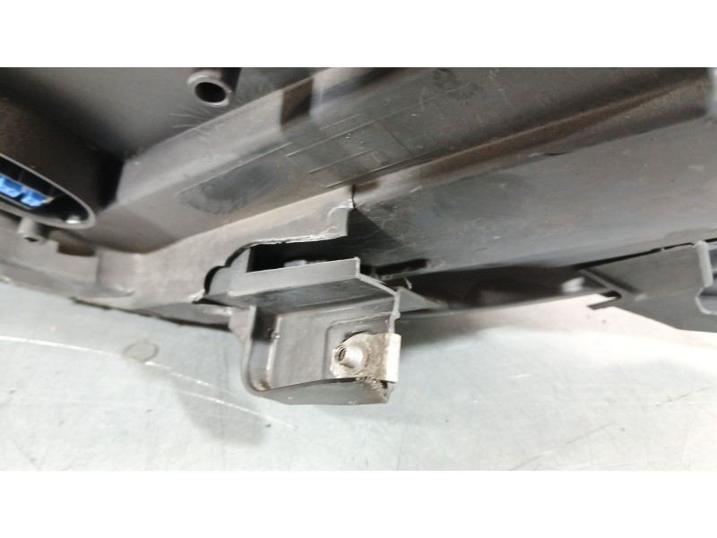 Recambio de faro derecho para opel astra j sports tourer (p10) 1.7 cdti (35) referencia OEM IAM 13253651 LLEVA KIT PATAS DE REPA