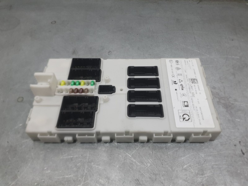 Recambio de caja reles / fusibles para bmw i3 (i01) electric referencia OEM IAM 8736965  