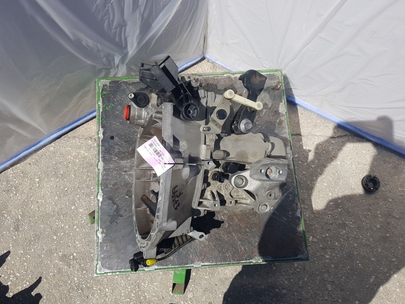 Recambio de caja cambios para citroën c4 cactus 1.2 vti 82 referencia OEM IAM 20CR03 9803846280 1608995480