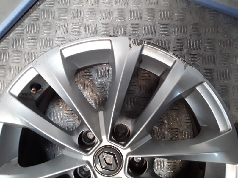 Recambio de juego llantas aluminio para renault megane iv hatchback (b9a/m/n_) 1.5 dci 110 (b9a3) referencia OEM IAM 7X17 5 TORN