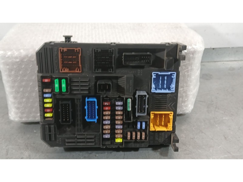 Recambio de caja reles / fusibles para opel corsa f (p2jo) 1.2 (68) referencia OEM IAM   