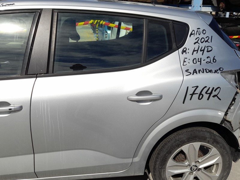 Recambio de puerta trasera izquierda para dacia sandero iii 1.0 tce 90 referencia OEM IAM 821016131R  