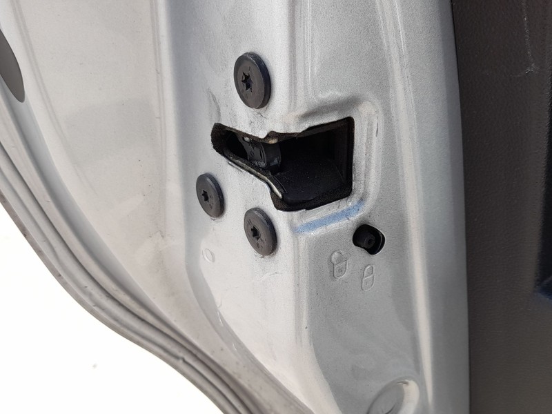 Recambio de cerradura puerta trasera izquierda para dacia sandero iii 1.0 tce 90 referencia OEM IAM 825033361R  