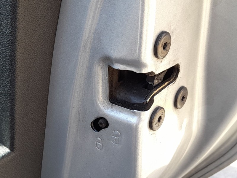 Recambio de cerradura puerta trasera derecha para dacia sandero iii 1.0 tce 90 referencia OEM IAM 825029944R  