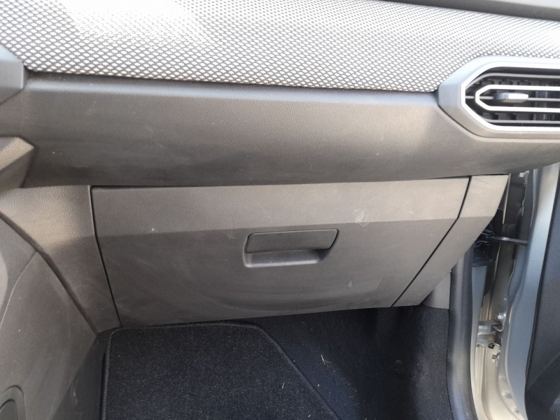 Recambio de guantera para dacia sandero iii 1.0 tce 90 referencia OEM IAM 682523993R  