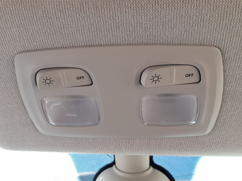 Recambio de luz interior para dacia sandero iii 1.0 tce 90 referencia OEM IAM 264602953R  