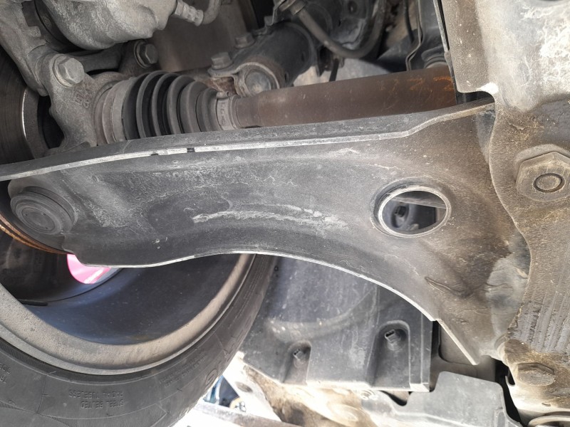 Recambio de brazo suspension inferior delantero derecho para dacia sandero iii 1.0 tce 90 referencia OEM IAM 545008653R  