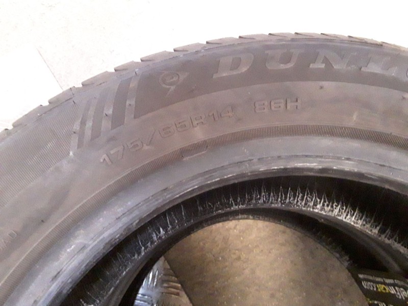 Recambio de neumatico pareja para neumaticos reutilizados - referencia OEM IAM 175651486H DUNLOP 175/65/14/86H