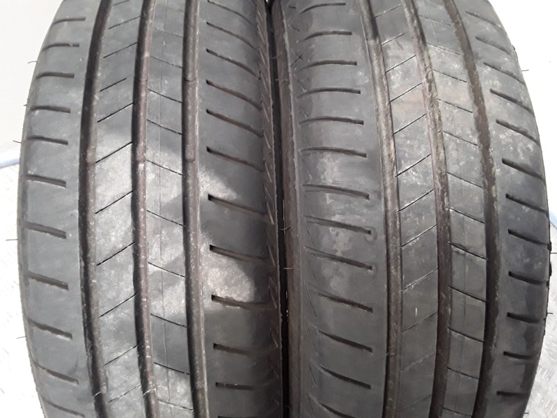 Recambio de neumatico pareja para neumaticos reutilizados - referencia OEM IAM 175651482T BRIDGESTONE 175/65/14/82T